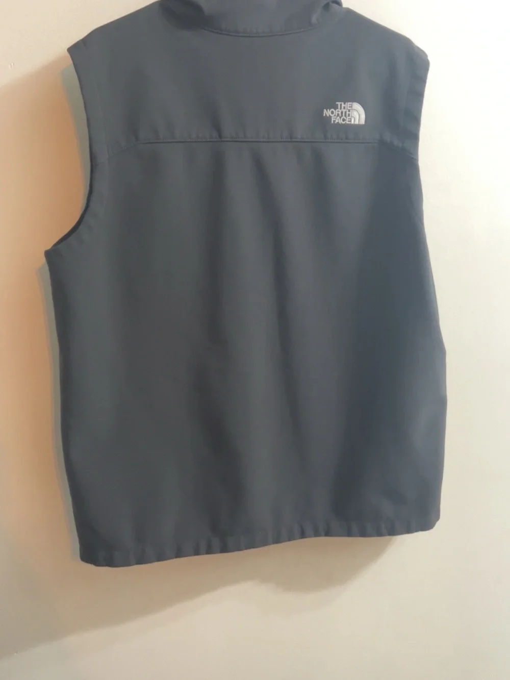 The North Face Black Men's Softshell Vest with Zipper Pockets